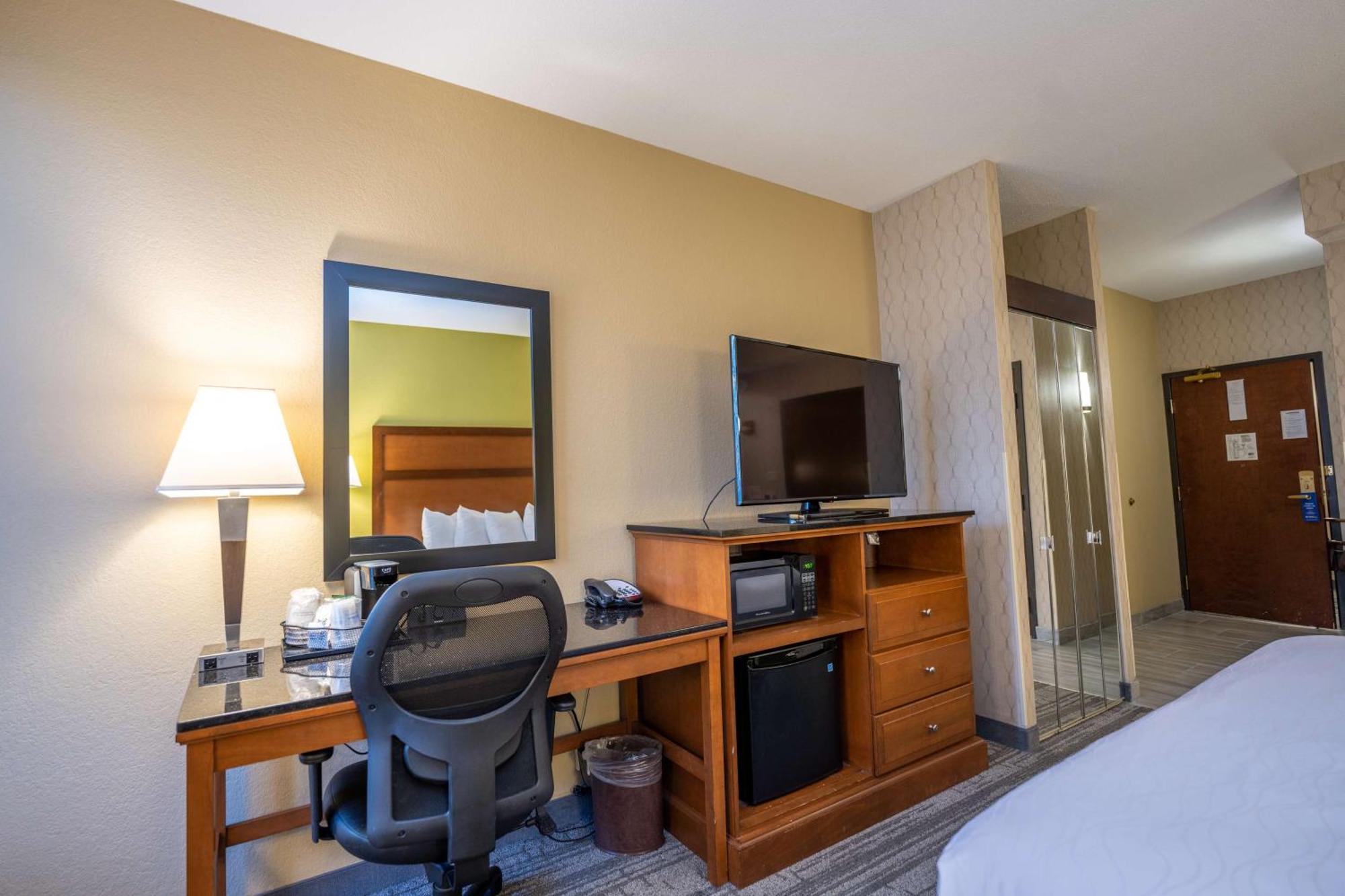 Best Western Plus Houston Energy Corridor Экстерьер фото